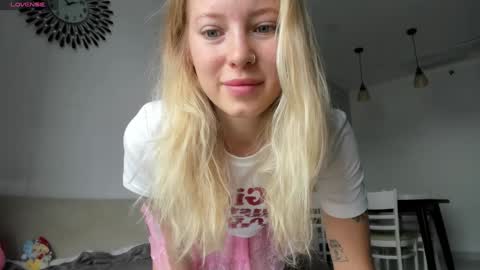 Snapshot of e___lisa chatting on December 23, 3:07 am fansly - yourbestbaby online show from December 23, 3:07 am