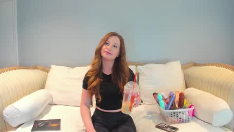 Snapshot of eatmygingersnapps chatting on January 29, 3:58 pm Allison online show from January 29, 3:58 pm