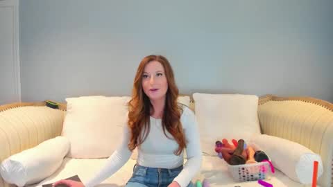 Snapshot of eatmygingersnapps chatting on February 12, 4:00 pm Allison online show from February 12, 4:00 pm