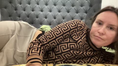 Nadia Ferreira  online show from December 8, 7:54 pm