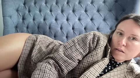 Nadia Ferreira  online show from September 15, 8:58 am