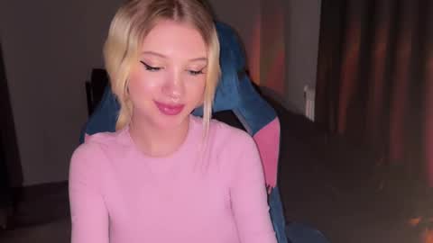 Snapshot of eazylove156 chatting on March 7, 12:15 am Michael online show from March 7, 12:15 am