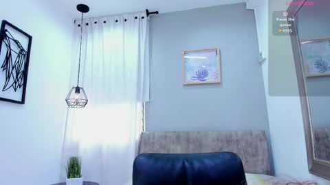 Snapshot of ebbafernandez1_ chatting on October 22, 11:54 am online show from October 22, 11:54 am