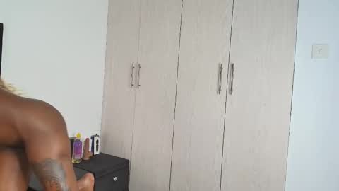 Snapshot of ebony_angelina chatting on September 28, 10:48 pm Angelina online show from September 28, 10:48 pm