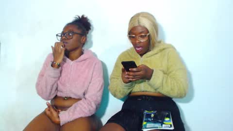 chayna smith online show from December 15, 10:15 pm