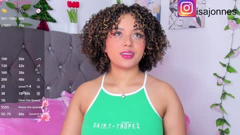 Snapshot of ebony_curly2 chatting on December 19, 1:39 am isa online show from December 19, 1:39 am