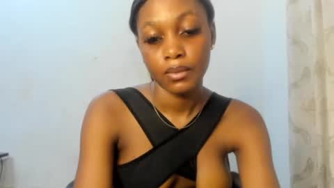 Snapshot of ebony_slimgirl2 chatting on October 25, 6:13 pm Ebony-slimgirl2 online show from October 25, 6:13 pm