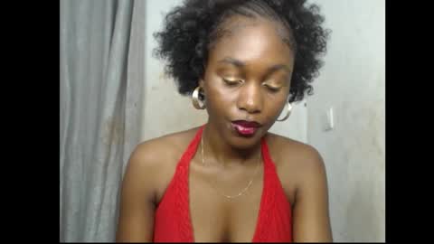 Snapshot of ebony_slimgirl2 chatting on November 21, 5:44 pm Ebony-slimgirl2 online show from November 21, 5:44 pm