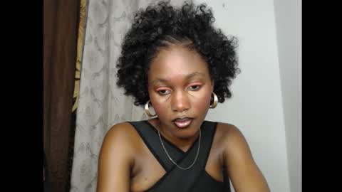 Snapshot of ebony_slimgirl2 chatting on November 22, 6:29 pm Ebony-slimgirl2 online show from November 22, 6:29 pm