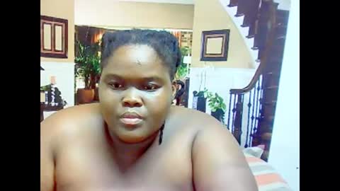 Snapshot of ebonyhotbuns4u2luv chatting on February 24, 12:59 pm ebonyhotbuns4u2luv online show from February 24, 12:59 pm