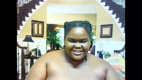 Snapshot of ebonyhotbuns4u2luv chatting on February 26, 1:30 pm ebonyhotbuns4u2luv online show from February 26, 1:30 pm