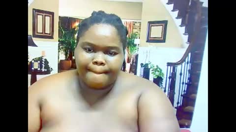 Snapshot of ebonyhotbuns4u2luv chatting on March 5, 8:43 am ebonyhotbuns4u2luv online show from March 5, 8:43 am