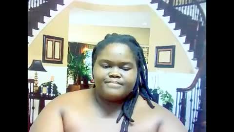 Snapshot of ebonyhotbuns4u2luv chatting on March 6, 1:16 am ebonyhotbuns4u2luv online show from March 6, 1:16 am