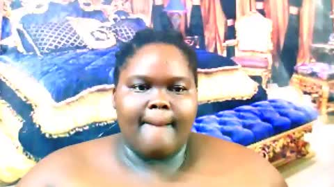 Snapshot of ebonyhotbuns4u2luv chatting on March 10, 5:43 am ebonyhotbuns4u2luv online show from March 10, 5:43 am