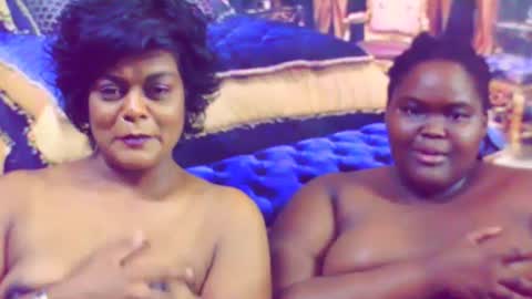 Snapshot of ebonyhotbuns4u2luv chatting on March 11, 10:20 pm ebonyhotbuns4u2luv online show from March 11, 10:20 pm