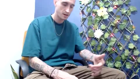 Snapshot of ed_big_cock chatting on September 19, 5:24 pm Edd Gallego online show from September 19, 5:24 pm