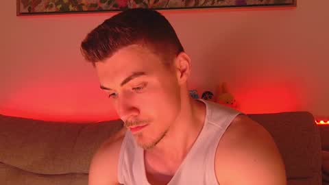 Snapshot of eddieds chatting on December 3, 2:58 am Eddie online show from December 3, 2:58 am