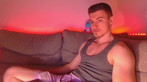 Snapshot of eddieds chatting on December 5, 2:31 am Eddie online show from December 5, 2:31 am