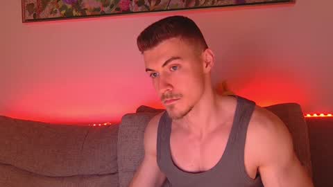 Snapshot of eddieds chatting on December 10, 3:09 am Eddie online show from December 10, 3:09 am