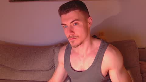 Snapshot of eddieds chatting on December 12, 2:37 am Eddie online show from December 12, 2:37 am