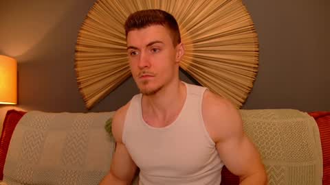 Snapshot of eddieds chatting on January 20, 2:53 am Eddie online show from January 20, 2:53 am