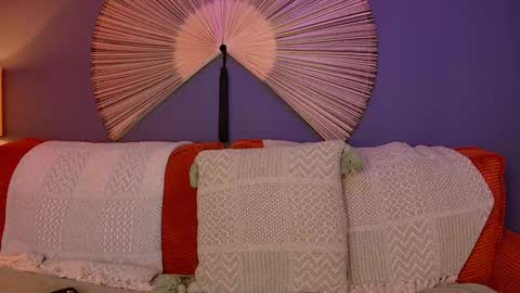 Snapshot of eddieds chatting on February 5, 2:19 am Eddie online show from February 5, 2:19 am