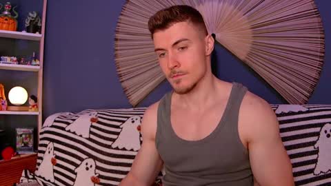 Snapshot of eddieds chatting on October 21, 2:45 am Eddie online show from October 21, 2:45 am