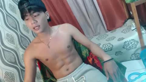 Snapshot of edelcum_xx chatting on February 13, 1:15 pm edelcum_xx online show from February 13, 1:15 pm