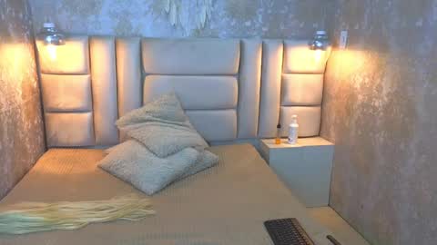 EdnaJarath online show from February 8, 4:14 am