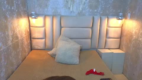 EdnaJarath online show from February 12, 5:05 am