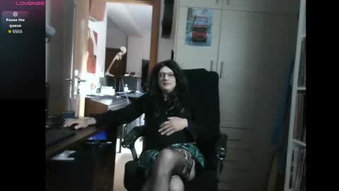 efi_crossou online show from November 2, 10:56 pm