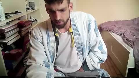 Snapshot of eheh60800 chatting on November 17, 2:01 pm eheh60800 online show from November 17, 2:01 pm