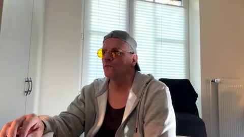 eichelhorn online show from October 27, 12:20 pm