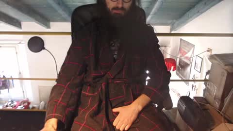 eighthundredeightyeight online show from February 15, 9:16 am