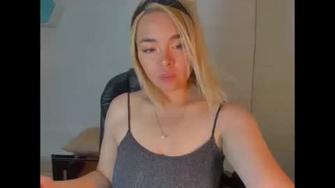 Eily online show from October 15, 8:09 pm