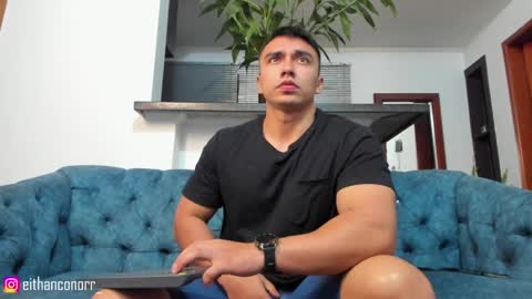 Snapshot of eithanconor1 chatting on December 6, 4:14 am EITHAN CONOR online show from December 6, 4:14 am