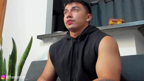 Snapshot of eithanconor1 chatting on March 5, 4:24 am EITHAN CONOR online show from March 5, 4:24 am