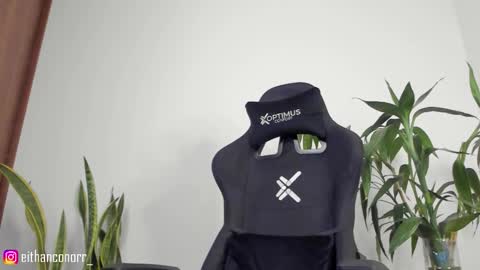 Snapshot of eithanconor1 chatting on September 13, 2:11 am EITHAN CONOR online show from September 13, 2:11 am