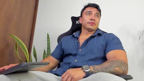 Snapshot of eithanconor1 chatting on October 7, 1:25 am EITHAN CONOR online show from October 7, 1:25 am