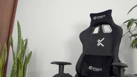 Snapshot of eithanconor1 chatting on October 11, 1:38 am EITHAN CONOR online show from October 11, 1:38 am