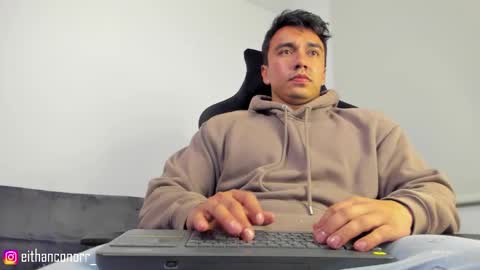 Snapshot of eithanconor1 chatting on October 19, 2:56 am EITHAN CONOR online show from October 19, 2:56 am