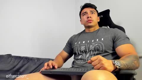 Snapshot of eithanconor1 chatting on November 1, 12:45 am EITHAN CONOR online show from November 1, 12:45 am