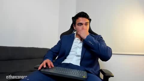 Snapshot of eithanconor1 chatting on November 10, 2:21 am EITHAN CONOR online show from November 10, 2:21 am