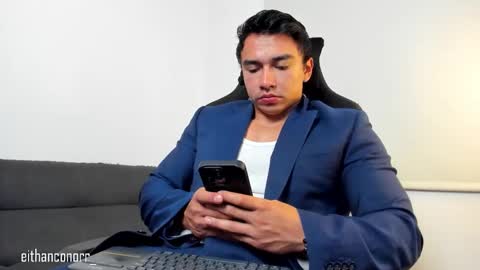 Snapshot of eithanconor1 chatting on November 11, 2:22 am EITHAN CONOR online show from November 11, 2:22 am