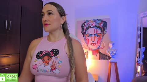 Snapshot of ela_ps chatting on February 1, 11:43 am LOREIN online show from February 1, 11:43 am