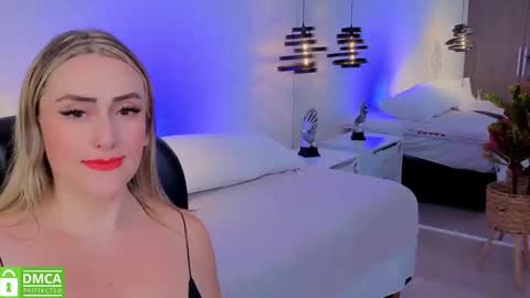 Snapshot of ela_ps chatting on September 23, 11:57 am LOREIN online show from September 23, 11:57 am