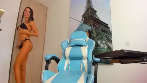 elalux777 online show from October 20, 3:45 pm