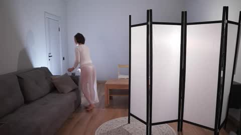 ELA 3 online show from October 28, 6:06 am