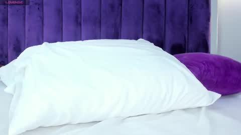 Ela online show from October 24, 5:37 am