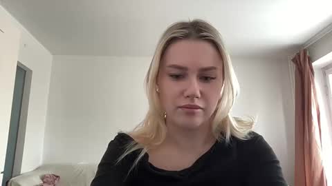 elaraluxxxe online show from February 15, 10:22 am